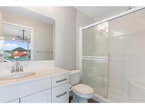 182 Willow Green, Cochrane, AB - Indoor Photo Showing Bathroom