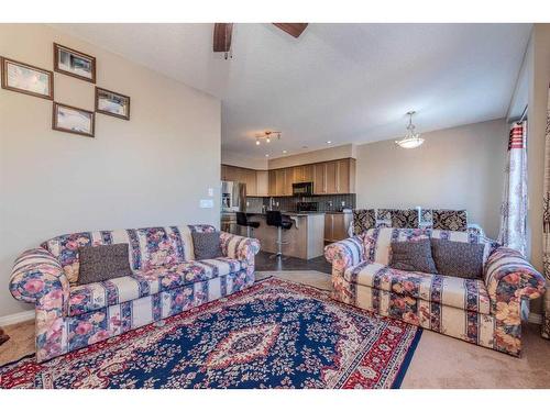 14 Cityscape Grove Ne, Calgary, AB - Indoor Photo Showing Living Room