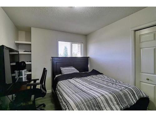 250 Coral Keys Court Ne, Calgary, AB - Indoor Photo Showing Bedroom