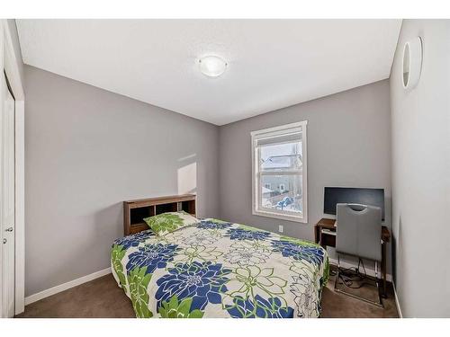 453 Copperpond Landing Se, Calgary, AB - Indoor Photo Showing Bedroom