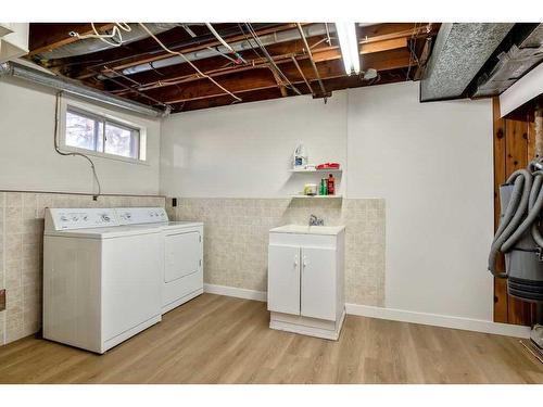 801 5 Street Se, High River, AB - Indoor Photo Showing Laundry Room