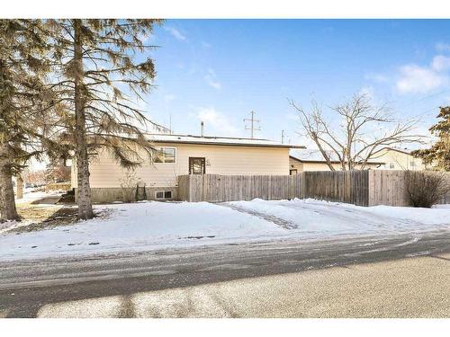 801 5 Street Se, High River, AB - Outdoor