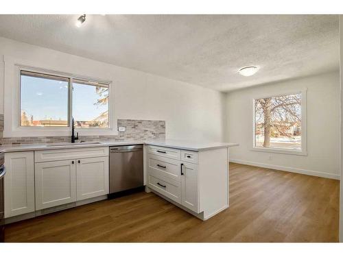 801 5 Street Se, High River, AB - Indoor Photo Showing Kitchen With Upgraded Kitchen