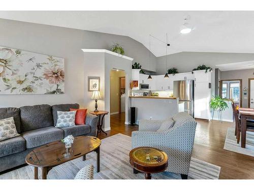 325 De Foras Close Nw, High River, AB - Indoor Photo Showing Living Room