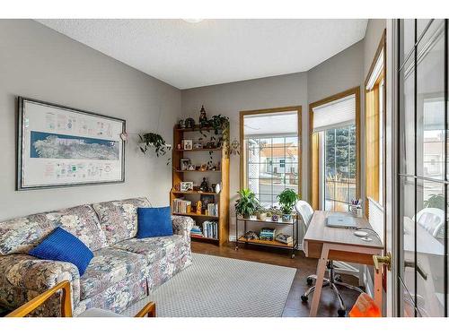 325 De Foras Close Nw, High River, AB - Indoor Photo Showing Other Room