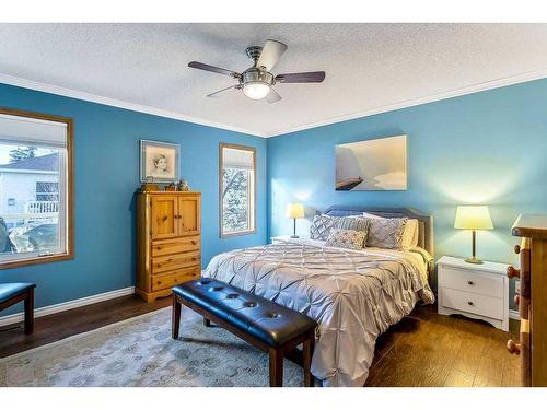 325 De Foras Close Nw, High River, AB - Indoor Photo Showing Bedroom