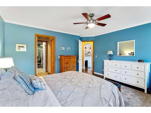 325 De Foras Close Nw, High River, AB - Indoor Photo Showing Bedroom