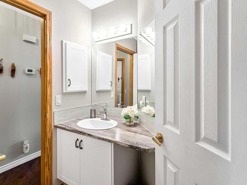 325 De Foras Close Nw, High River, AB - Indoor Photo Showing Bathroom