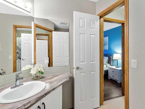 325 De Foras Close Nw, High River, AB - Indoor Photo Showing Bathroom