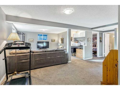 325 De Foras Close Nw, High River, AB - Indoor