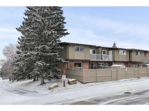 1-1055 72 Avenue Nw, Calgary, AB - Outdoor With Balcony