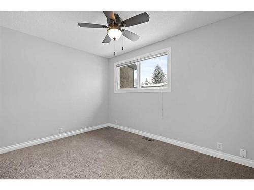 1-1055 72 Avenue Nw, Calgary, AB - Indoor Photo Showing Other Room