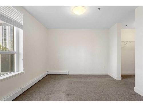 319-955 Mcpherson Road Ne, Calgary, AB - Indoor Photo Showing Other Room