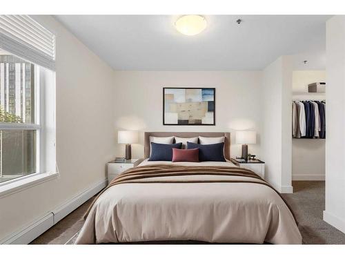 319-955 Mcpherson Road Ne, Calgary, AB - Indoor Photo Showing Bedroom