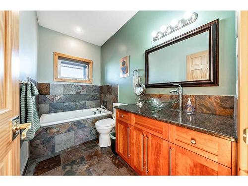 642157 72 Street East, Rural Foothills County, AB - Indoor Photo Showing Bathroom