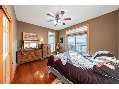 642157 72 Street East, Rural Foothills County, AB - Indoor Photo Showing Bedroom