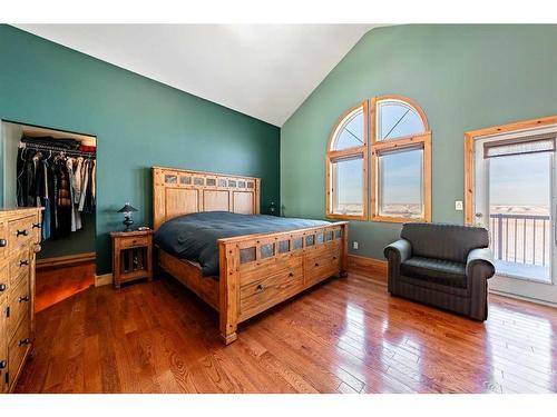 642157 72 Street East, Rural Foothills County, AB - Indoor Photo Showing Bedroom