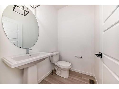 260 Belmont Way Sw, Calgary, AB - Indoor Photo Showing Bathroom