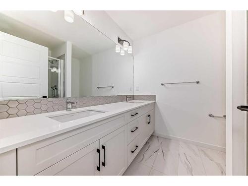 260 Belmont Way Sw, Calgary, AB - Indoor Photo Showing Bathroom