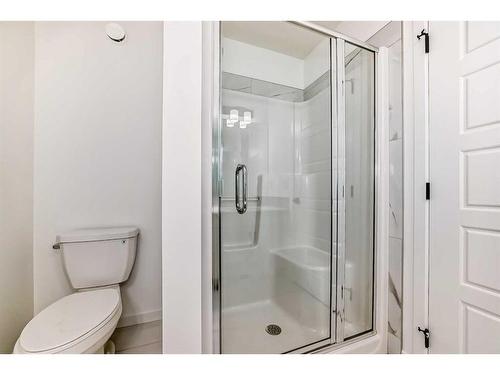 260 Belmont Way Sw, Calgary, AB - Indoor Photo Showing Bathroom