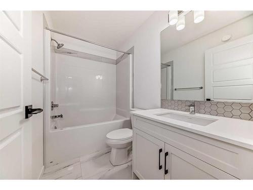 260 Belmont Way Sw, Calgary, AB - Indoor Photo Showing Bathroom