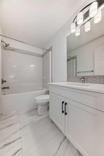 260 Belmont Way Sw, Calgary, AB - Indoor Photo Showing Bathroom