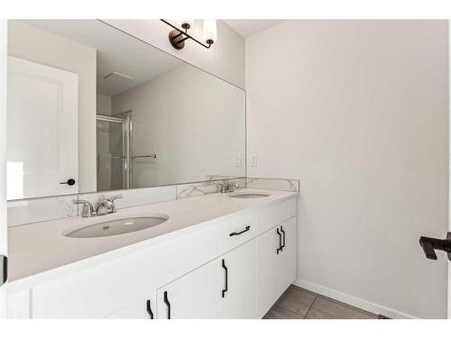 89 Riversong Boulevard, Cochrane, AB - Indoor Photo Showing Bathroom