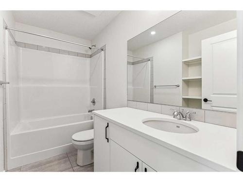 89 Riversong Boulevard, Cochrane, AB - Indoor Photo Showing Bathroom