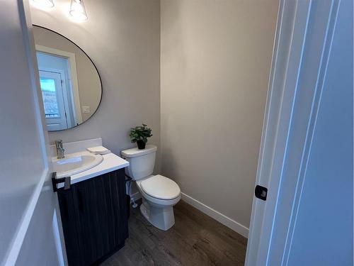 111 Gray Close, Sylvan Lake, AB - Indoor Photo Showing Bathroom