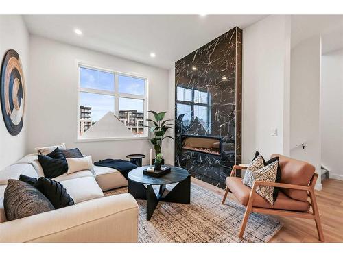 111-595 Mahogany Road Se, Calgary, AB - Indoor Photo Showing Living Room