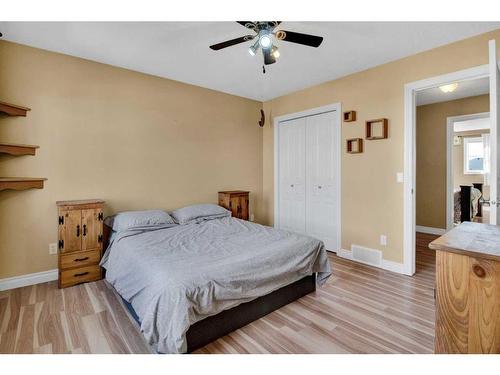 19 Tucker Circle, Okotoks, AB - Indoor Photo Showing Bedroom