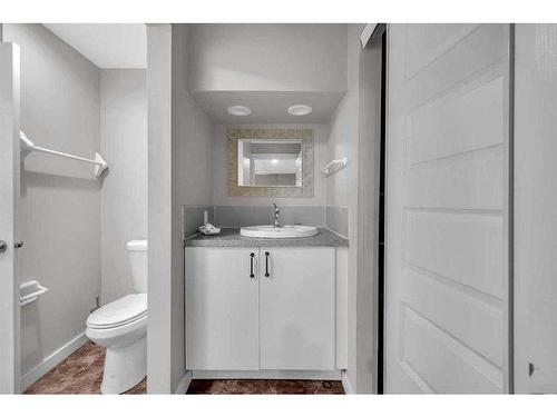 91 Emberdale Way Se, Airdrie, AB - Indoor Photo Showing Bathroom