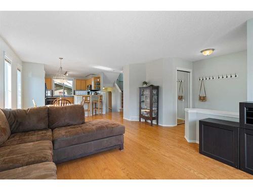 63 Tuscany Springs Rise Nw, Calgary, AB - Indoor Photo Showing Living Room