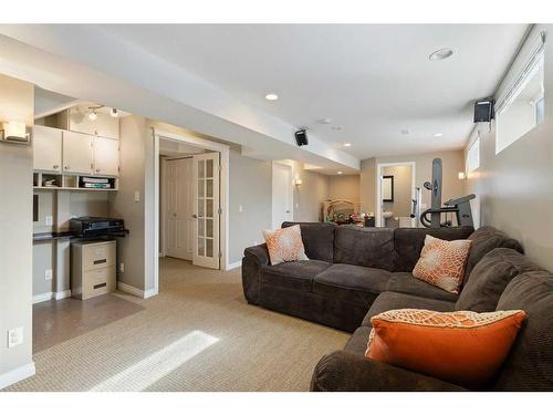 63 Tuscany Springs Rise Nw, Calgary, AB - Indoor Photo Showing Living Room