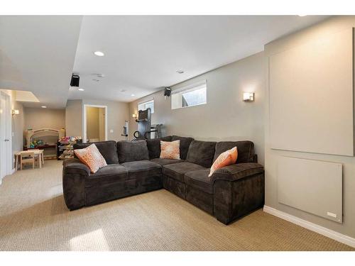 63 Tuscany Springs Rise Nw, Calgary, AB - Indoor Photo Showing Living Room