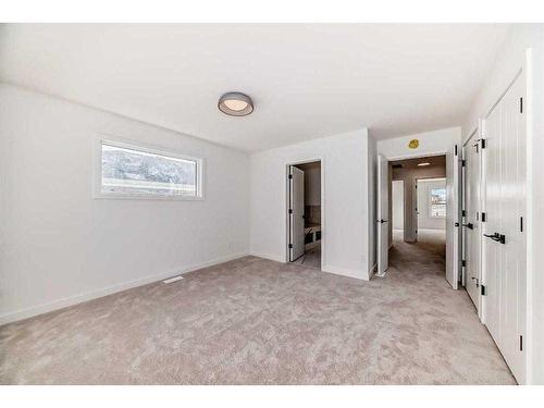 1094 Cobblestone Boulevard, Airdrie, AB - Indoor Photo Showing Other Room