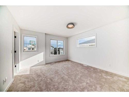 1094 Cobblestone Boulevard, Airdrie, AB - Indoor Photo Showing Other Room