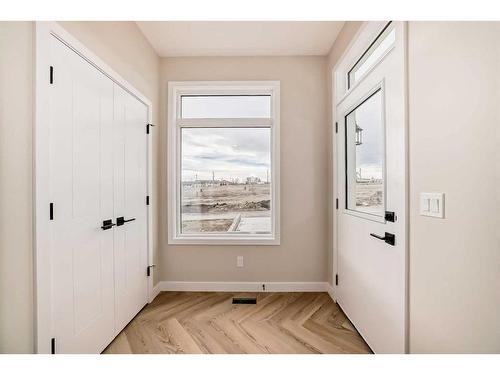 37 Shale Avenue, Cochrane, AB - Indoor Photo Showing Kitchen