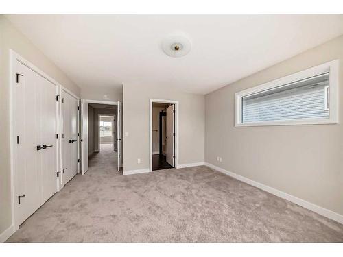 37 Shale Avenue, Cochrane, AB - Indoor Photo Showing Bathroom