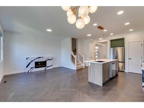 36 Clydesdale Court, Cochrane, AB - Indoor Photo Showing Kitchen