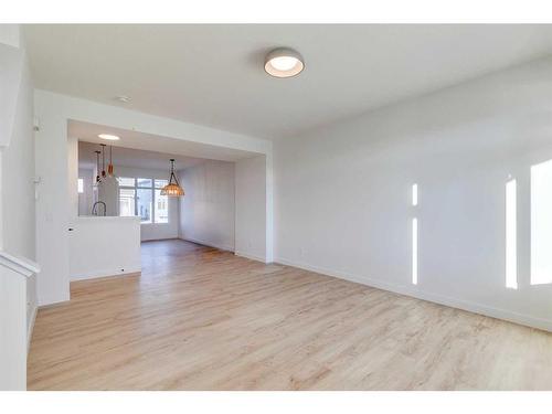 152 Cobblestone Gate, Airdrie, AB - Indoor Photo Showing Bathroom