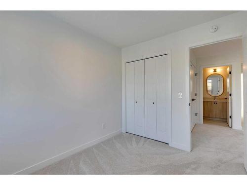 152 Cobblestone Gate, Airdrie, AB - Indoor Photo Showing Other Room