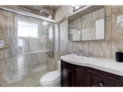 10 Stanley Place Sw, Calgary, AB - Indoor Photo Showing Bathroom