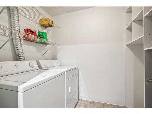 3213-13045 6 Street Sw, Calgary, AB - Indoor Photo Showing Laundry Room