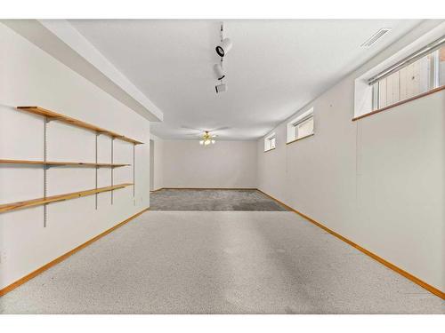 2109 22 Avenue, Didsbury, AB - Indoor Photo Showing Other Room