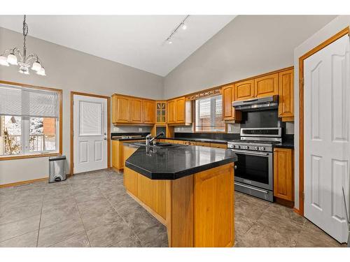 2109 22 Avenue, Didsbury, AB - Indoor Photo Showing Kitchen