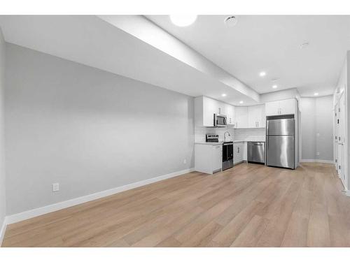 52 Ricardo Ranch Avenue Se, Calgary, AB - Indoor Photo Showing Kitchen