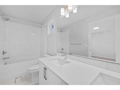 52 Ricardo Ranch Avenue Se, Calgary, AB - Indoor Photo Showing Bathroom