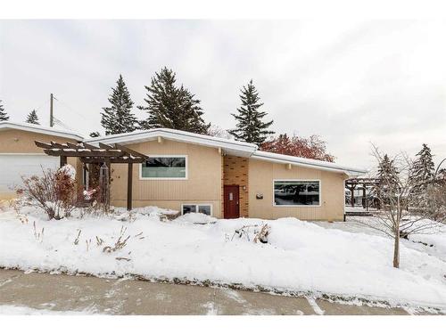 4236 Chippewa Road Nw, Calgary, AB - Outdoor