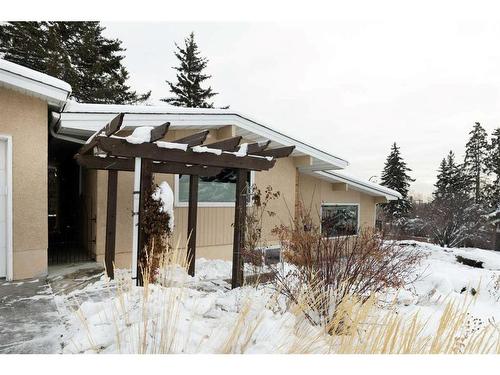 4236 Chippewa Road Nw, Calgary, AB - Outdoor